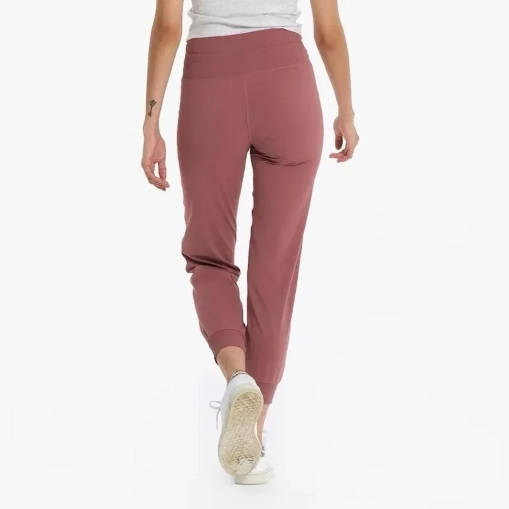$98 Vuori Daily Leggings Size M In Rosewood - Picture 2 of 11